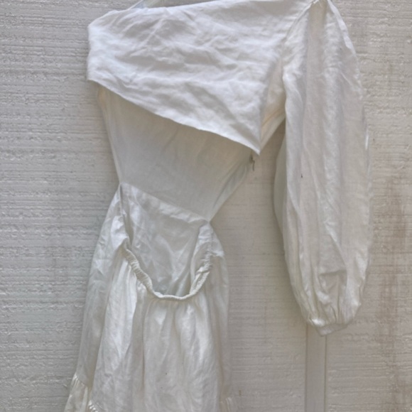 One Shoulder Linen Maxi Cut out Full Sleeve Tiered Eggshell White Size Medium - Picture 5 of 14